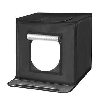 Studiu foto mic cu cutie de iluminat LED pliabilă, cadru din metal și țesătură reflectorizantă, ecran 80x80 cm, 5600K, 100–240V.