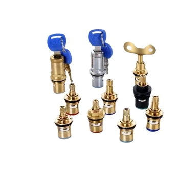 Bakreni jezgreni kutni ventil za slavinu toplom i hladnom vodom – nominalni promjer 20 mm, 180° okret, maksimalna temperatura rada 100°C, vijek trajanja 50 godina