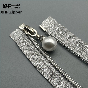 Nylonový zips s elektroplatovým povrchom, prívesok so vzorom perál, otvorenie a zatváranie; Značka Baiheng Zipper Factory