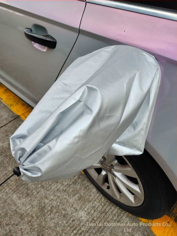 Vodootporno pokrivalo za automobilsku punjaču