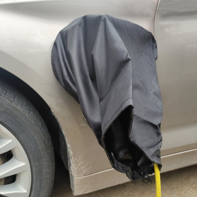 Vodootporno pokrivalo za automobilsku punjaču