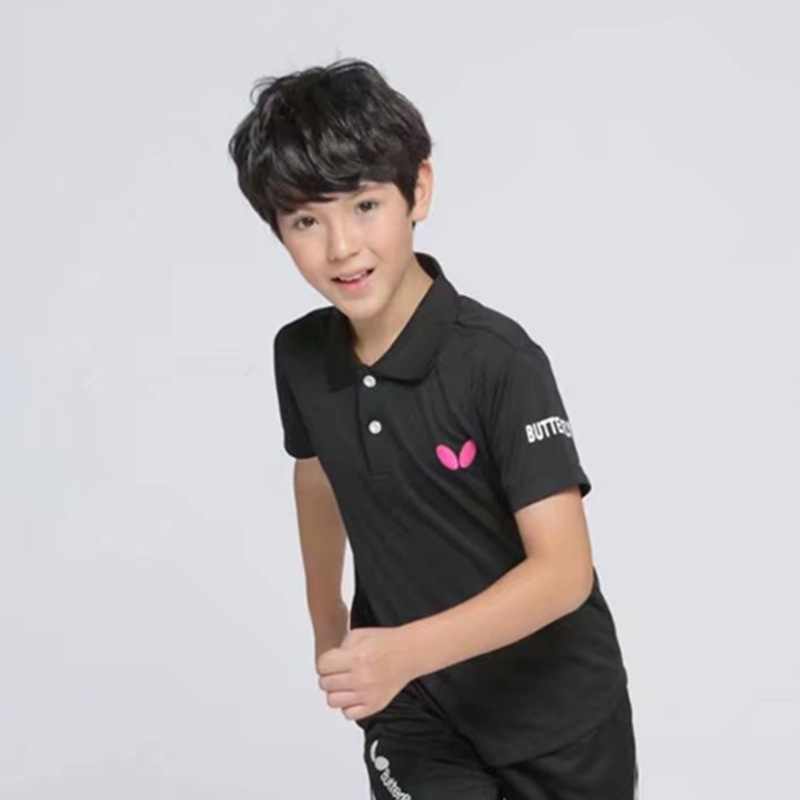 Комплект за тенис на маса за момичета – бързосъхнещ топ с къс ръкав и къси панталони, 100% полиестер; подходящ за всички сезони.