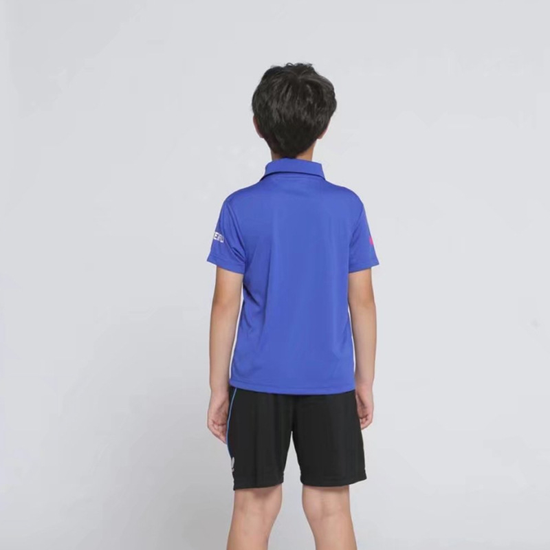 Комплект за тенис на маса за момичета – бързосъхнещ топ с къс ръкав и къси панталони, 100% полиестер; подходящ за всички сезони.