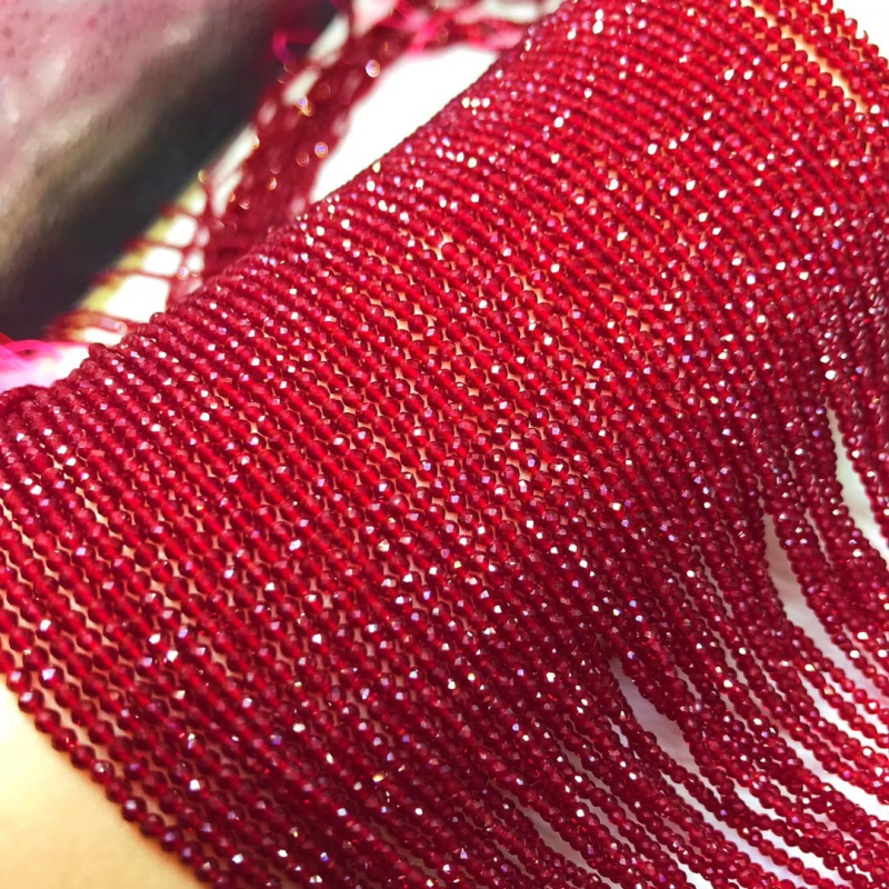 Labave kristalne perle od kristala; završna obrada brušenje i poliranje; marka Silver Jewelry; proljeće 2021