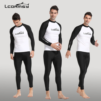 Hosszú ujjú búvárúszóruha napvédő és gyorsan száradó anyaggal (80% nylon, 20% spandex) férfiaknak