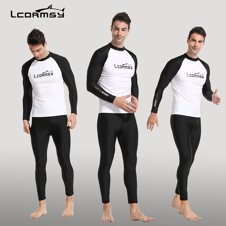 Hosszú ujjú búvárúszóruha napvédő és gyorsan száradó anyaggal (80% nylon, 20% spandex) férfiaknak