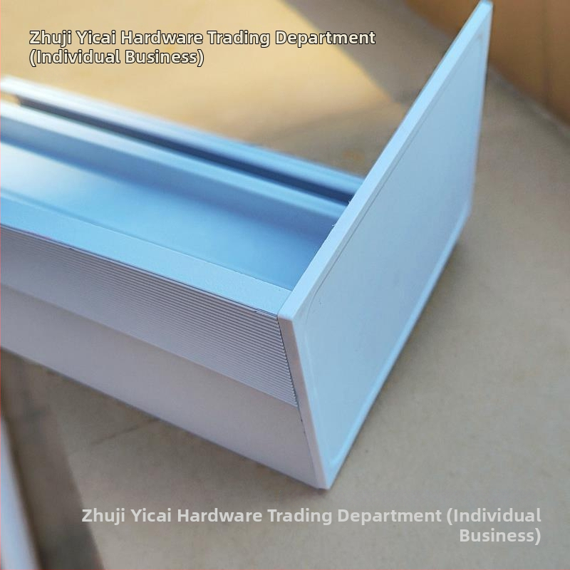 Integrovaný stropný panel s mriežkou pre systém závesu: príslušenstvo pre vodiacu koľajnicu, zliatinový ložiskový koliesok, kryt zátky a koncová zámka hlava.