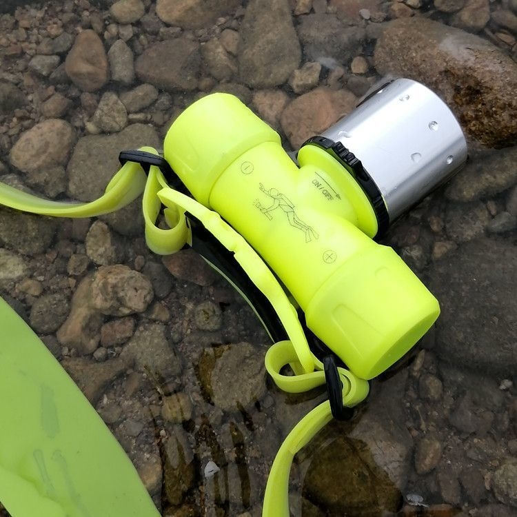 Potápačská čelovka – vodotesná, dobíjateľná, ultra jasný podvodný svetelný zdroj pre hlboké potápanie