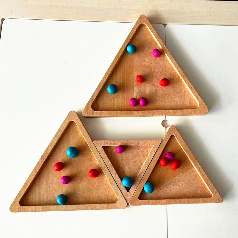 Jucărie educațională din lemn cu plăcuță senzorială triunghiulară, cu motiv cochilie de insecte — Xinyao Crafts, ambalaj carton, lansat mai 2022