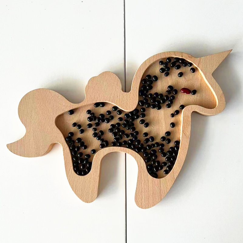 Jucărie educațională din lemn cu plăcuță senzorială triunghiulară, cu motiv cochilie de insecte — Xinyao Crafts, ambalaj carton, lansat mai 2022