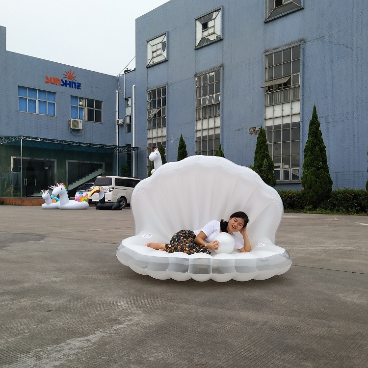 Надуваема плаваща лежанка Shell, перлено бяла PVC конструкция, с дръжка — Материал: екологично чист PVC; Марка: SUNHINE; Авторизирани частни марки: Да; Категория: Други