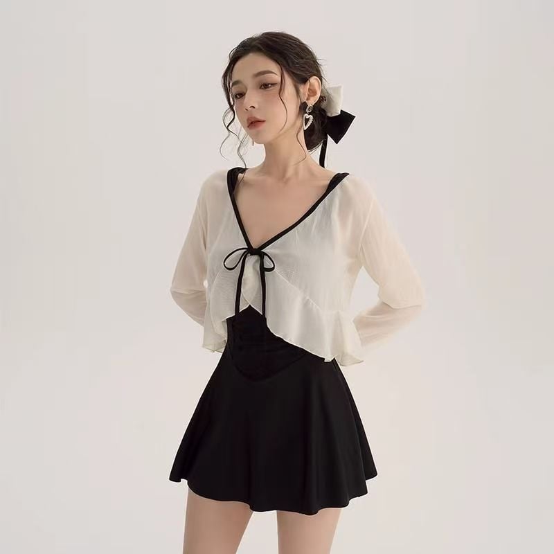 Női egyrészes fürdőruha, magas derekú, hosszú ujjú, mellszívó párnával, Milk Silk anyag