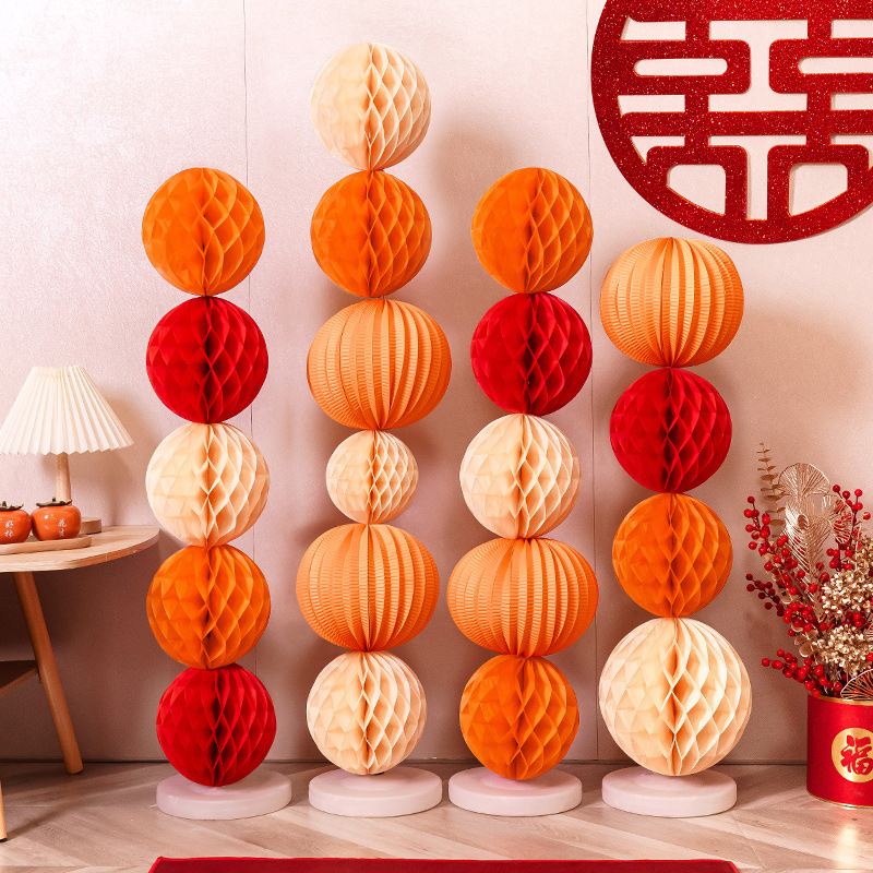 Guangzhou Jiaer Honeycomb ball column lámpa tartó esküvői dekorációhoz; Alkalmazás: Esküvő; Kategória: Helyszíni elrendezési rekvizitum; Anyag: Szalag