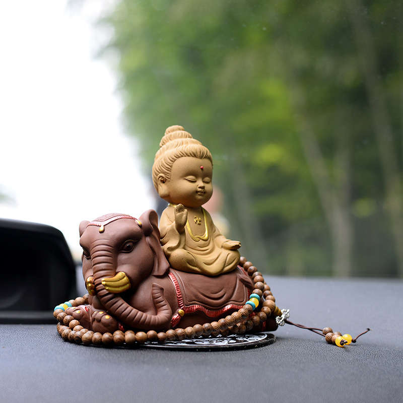Керамична статуя Гуань Ин за автомобилния интериор, традиционен китайски стил, декоративна и защитна функция