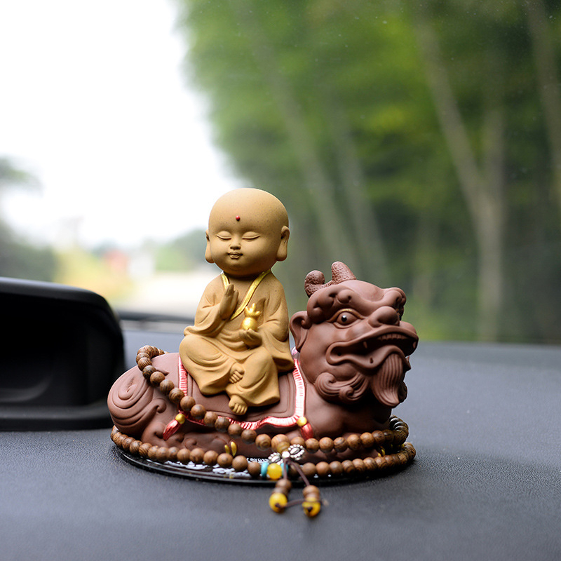 Керамична статуя Гуань Ин за автомобилния интериор, традиционен китайски стил, декоративна и защитна функция