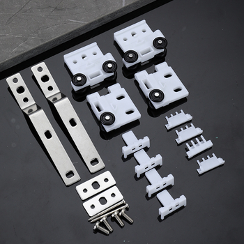 Elektromos függöny sín kiegészítők – függő kerék, műanyag kivitel, fém-plasztik alkatrészek, kompatibilis a függesztési típusú függönyökkel, modern minimalista stílus