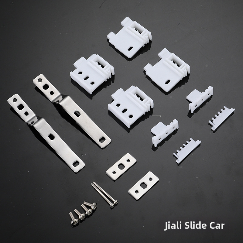 Elektrické príslušenstvo dráhy na závesy – visiaci koliesko, plastová konštrukcia, kovovo-plastové komponenty, kompatibilné s typom zavesenia, moderný minimalistický štýl