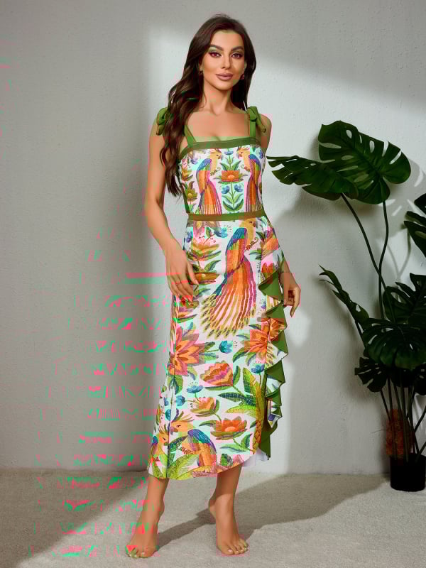 Egyrészes fürdőruha mintás, hátul nyitott kialakítás és kötőszalagokkal, párnázott mellszívó, acélrögzítés nélkül; poliészter-elasztán anyag, bélés nylon