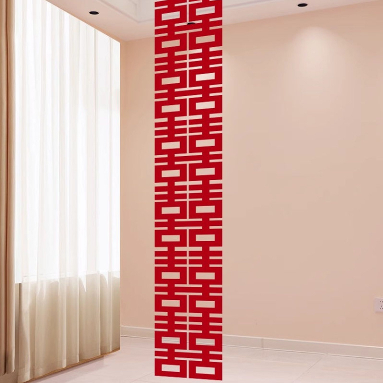 Dekoracije za svadbeni prostor: origami papirnati vodopad s trakom