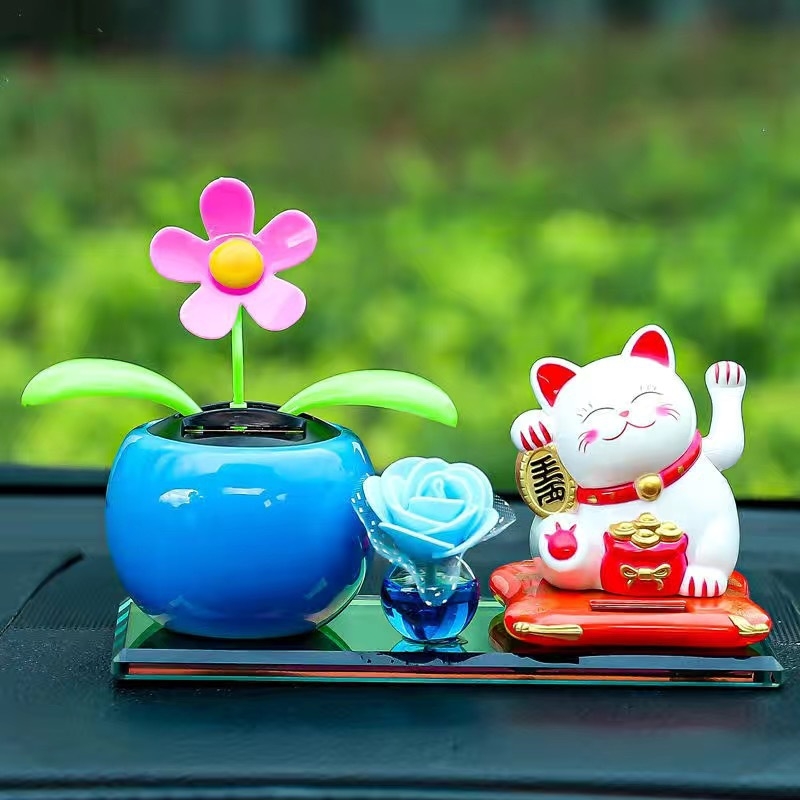 Auto ukras Fortune Cat sa držačem parfema u obliku suncokreta, od plastike, stil kineske tradicije, marka Haihui