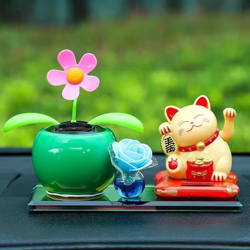 Auto ukras Fortune Cat sa držačem parfema u obliku suncokreta, od plastike, stil kineske tradicije, marka Haihui
