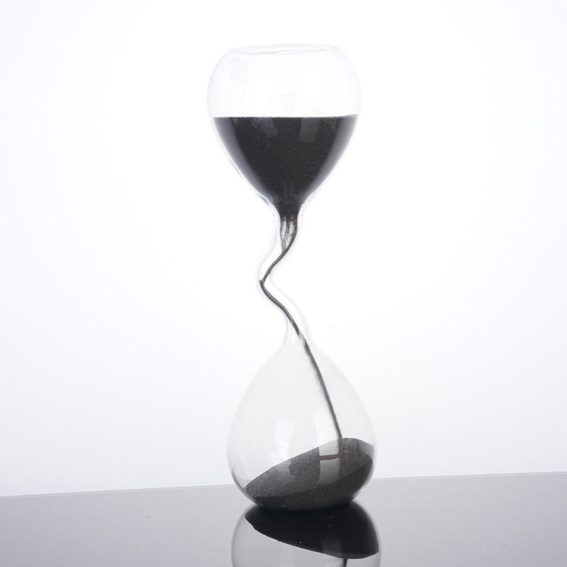 Sat s pijeskom – Ručno oblikovano borosilikatno staklo, moderni minimalistički stil, dekorativni visi komad, idealan osobni dar