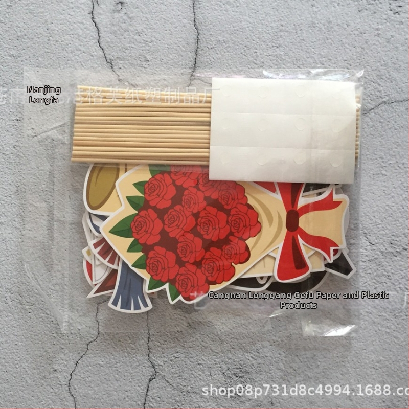 Fotorekvizity pre fanúšikov Majstrovstiev sveta vo futbale – papier, ručne vyrobené, typ rekvizít: Iné, 30 kusov