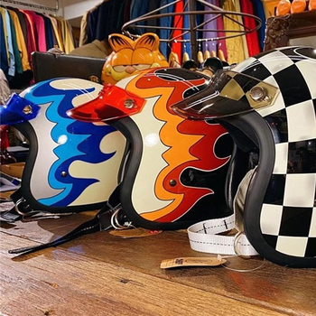 Retro motorkerékpár fél sisak háromgombos karimával, PC héj, vizor eső és nap elleni védelem, univerzális illeszkedés