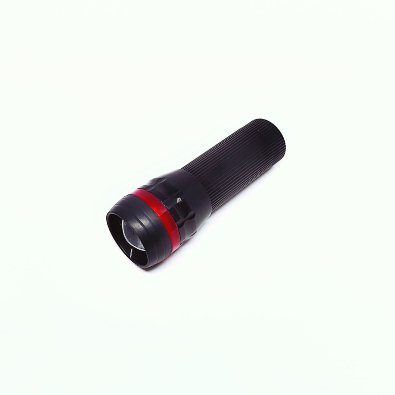 Kompaktni taktički flashlight za samoodbranu s teleskopskim zumom, aluminijska legura, 3W LED, tri AA baterije, domet 100–200 m