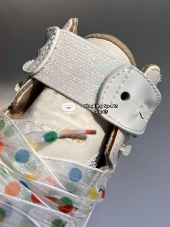 Spony na topánky krasokorčuľovania, kožené, elastické manžety proti voľnému šnúrovaniu