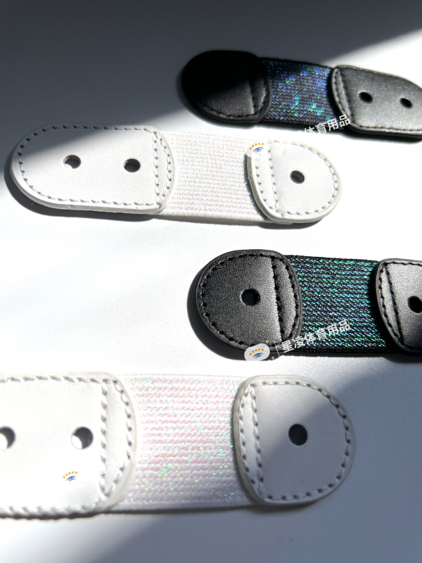 Műkorcsolya cipő rögzítőelemek, bőrből, elasztikus csuklórész a lazítás elleni védelem