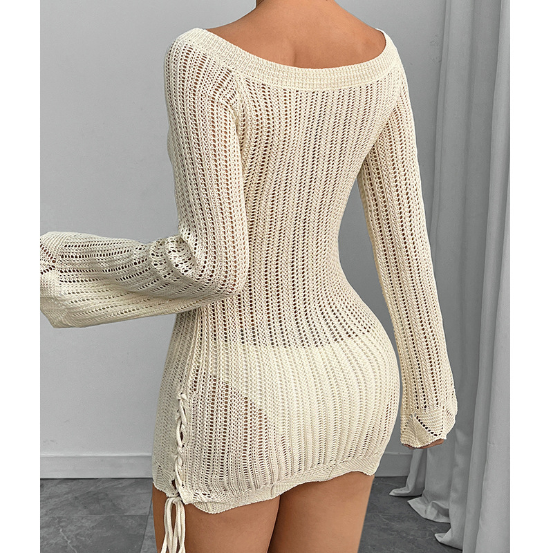 Egy vállas kötött ruha tengerparti nyaraláshoz, karcsú fazon hosszú ujjú, átlátszó rész; toppal zsinóros kivitel (Poliészter; Poliészter rost; 100%; 252 g; bélés: poliészter 100%)