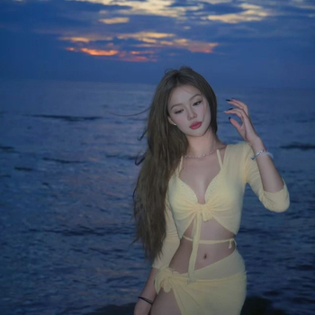 Női hosszú ujjú UV-védett fürdőruha szett - poliészter, gyorsan száradó, beépített melltartóbetétek, négy darabos készlet