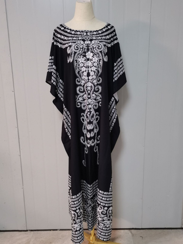 Ženski set plažnog ogrtača i bluze, široki kroj, tkanina od poliestera s poliester podstavom, težina 180 g