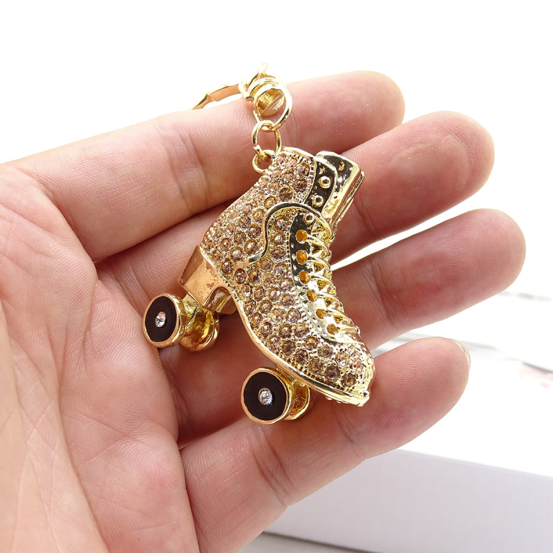 XDPQQ Privjesak za ključeve u obliku skateboarda, 3D metalni spoj, dvostrane dijamantne ukrase, korejskog stila