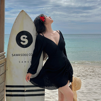 Női egyrészes fürdőruha, hosszú ujjú, napvédő, karcsú vonal, anyag: nylon 82% spandex