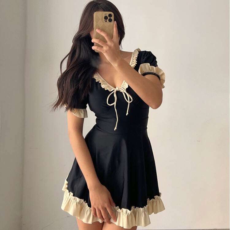 Costum de baie întreg pentru femei, cupe bustului și suport solid, material poliester, mâneci scurte, design conservator