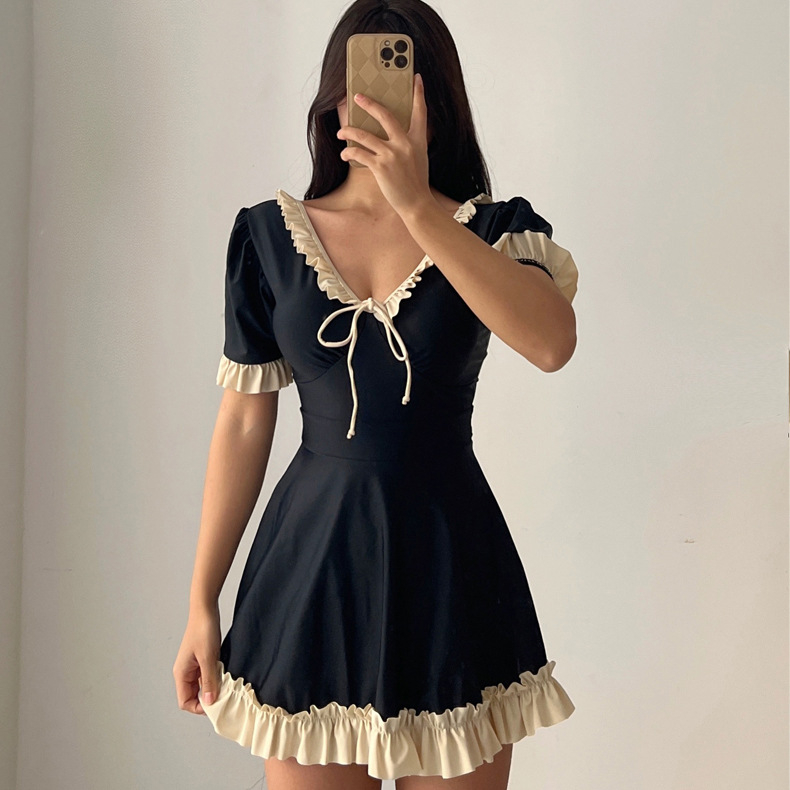 Costum de baie întreg pentru femei, cupe bustului și suport solid, material poliester, mâneci scurte, design conservator