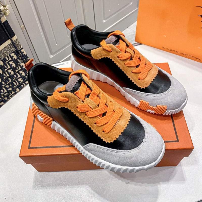 Uniszex velúr felsőjű sportcipő, természetes gumi talppal, fűzős záródás, légáteresztő, pár számára (Felső: velúr; Talp: természetes gumi; Zárás: fűző; Légáteresztő; Pár számára)