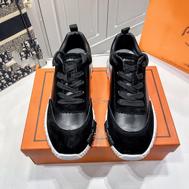 Uniszex velúr felsőjű sportcipő, természetes gumi talppal, fűzős záródás, légáteresztő, pár számára (Felső: velúr; Talp: természetes gumi; Zárás: fűző; Légáteresztő; Pár számára)