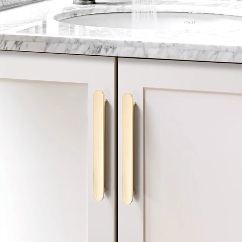 Gardrób ajtó hosszú kilincs, Light Luxury stílus, cinkötvözet anyag, die casting, modell 8074