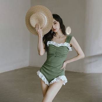 Női egyrészes fürdőruha, magas derék, hasat formázó fazon, egyszínű mintázat, belső melltámasz, poliészter 90–94%