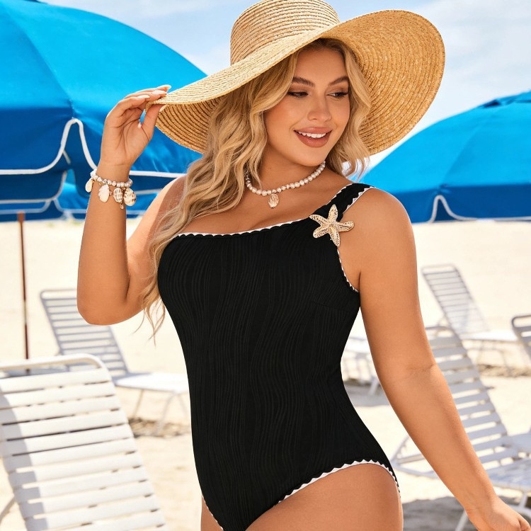 Цял бански с подплънки за бюста, без метална опора; полиестер-еластан 90/10; 254 g/m²; подплата полиестер-еластан; за плуване и водни спортове