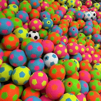 PU футболна топка, машинно пришита, подходяща за деца, опаковка по една в полиетиленова торба, кашон 200 бр.