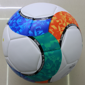 Minge de fotbal PU, cusături adezive, logo imprimat, personalizare disponibilă (Material: PU; Cusături: adezive; Logo: imprimat; Personalizare: disponibilă)