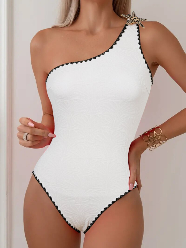 Цял бански костюм с едно рамо, дамски, полиестер, подплънка в чашките, подплата полиестер, секси модел