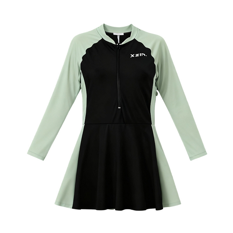 Női egyrészes fürdőruha, hosszú ujjú, 94% poliészter, 300 g, melltámaszbetéttel, acélmerevítés nélkül