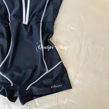 Női egyrészes fürdőruha – karcsú derék, mellpárnázott felsőrész, konzervat fedés; poliészter anyag