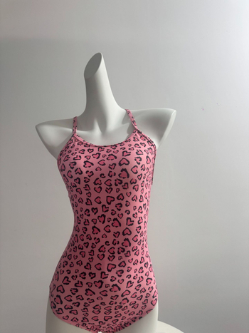 Costum de baie întreg pentru femei din Lycra — uscare rapidă, spate decupat, fără mâneci, cu bureți pentru bust, destinat antrenamentelor de înot