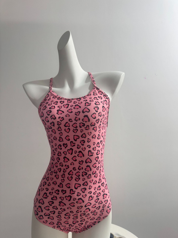 Costum de baie întreg pentru femei din Lycra — uscare rapidă, spate decupat, fără mâneci, cu bureți pentru bust, destinat antrenamentelor de înot